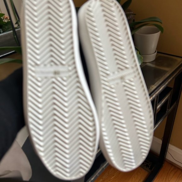 Mid-Top Sneakers /Banana Republic. - Picture 3 of 3